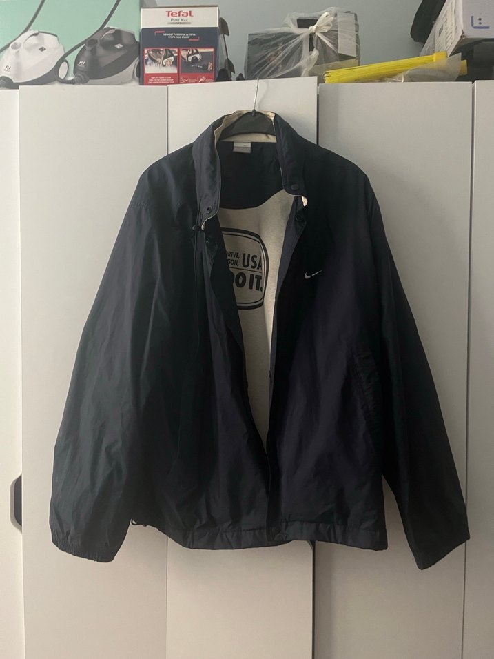 Nike Siyah Rahat Kesim Erkek Yağmurluk - Görsel 2