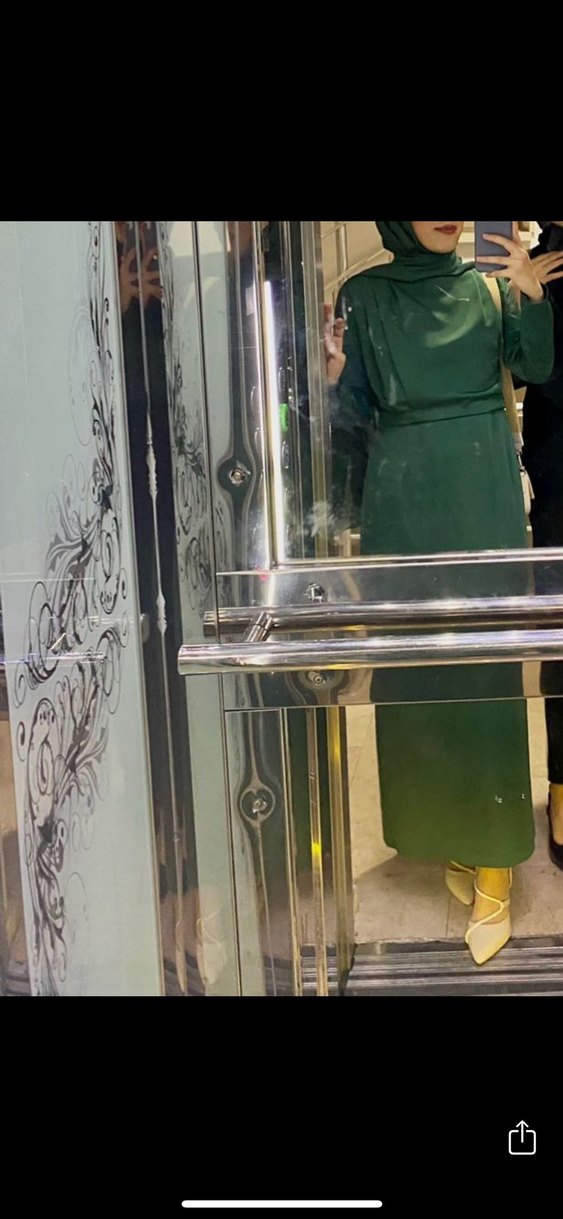 Uzun Kollu Drapeli Yeşil Tesettür Elbise - Görsel 3