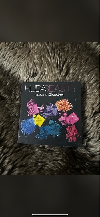 Huda Beauty Far Paleti