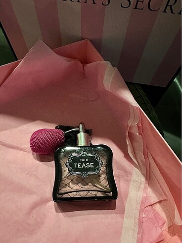 Victoria Secret Parfüm Şişesi
