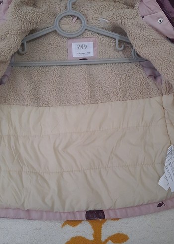 Kız Çocuk Pembe Desenli Düğmeli Yağmurluk - Görsel 3