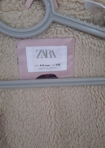 Kız Çocuk Pembe Desenli Düğmeli Yağmurluk - Görsel 4