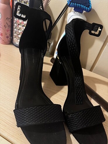 Bershka Topuklu ayakkabı