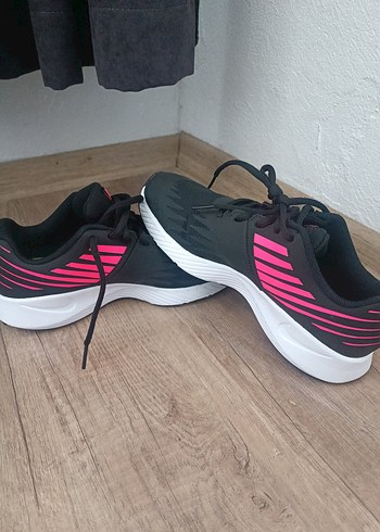 Nike Nike Kadın Siyah-Pembe Günlük Spor Ayakkabı