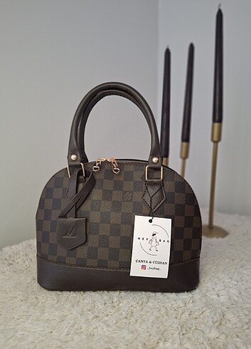 Louis Vuitton dama desen