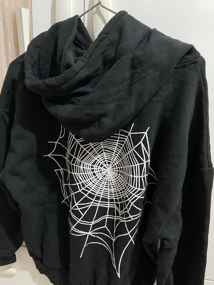 Kızıl Örümcek Desenli Siyah Kapüşonlu Sweatshirt - Görsel 2