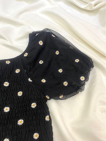 Diğer Papatyalı Balon Kol Crop Bluz