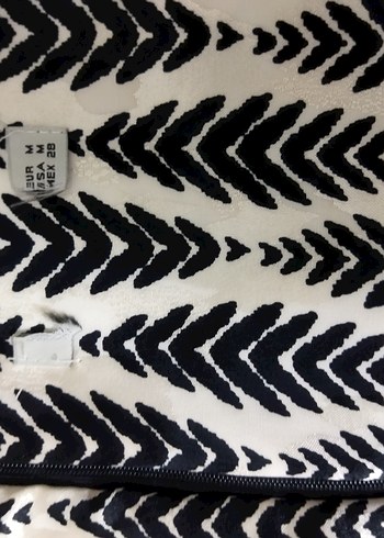 V Yaka Kolsuz Midi Desenli Elbise - Görsel 3