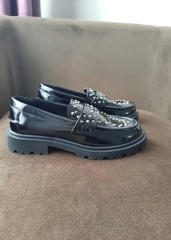 Parlak Siyah Çivili kız çocuk Loafer - Görsel 4