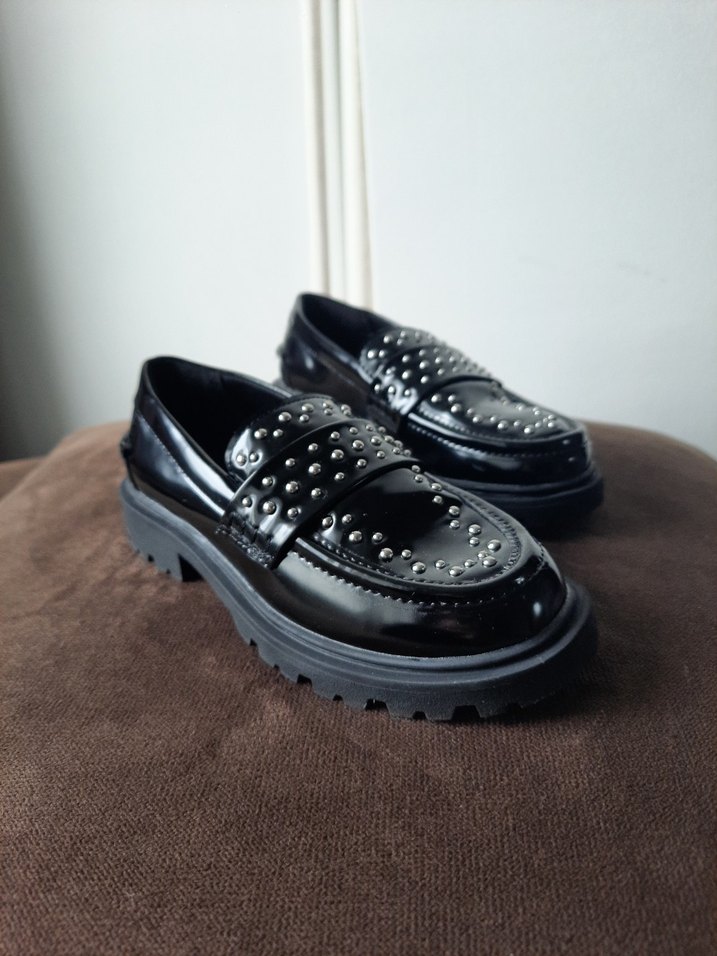 Parlak Siyah Çivili kız çocuk Loafer - Görsel 2