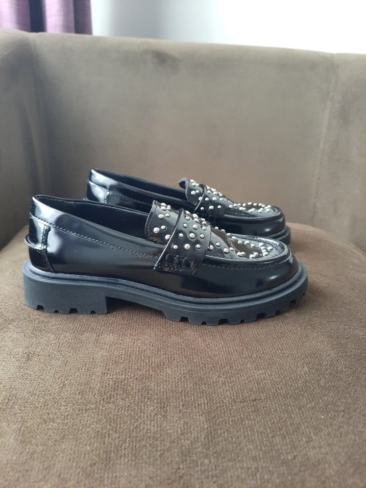 Parlak Siyah Çivili kız çocuk Loafer - Görsel 4