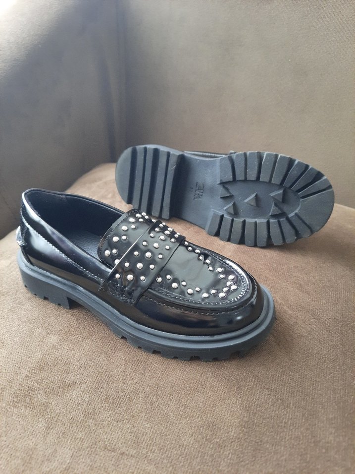 Parlak Siyah Çivili kız çocuk Loafer - Görsel 3