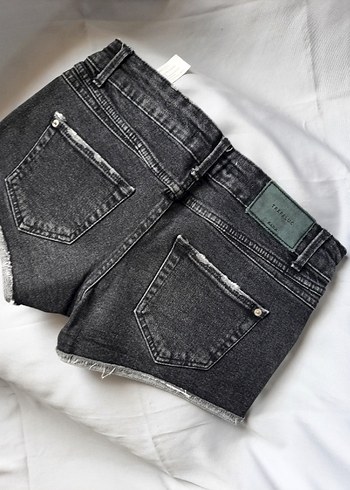 Zara Gri Düğmeli Kadın Mini Denim Şort