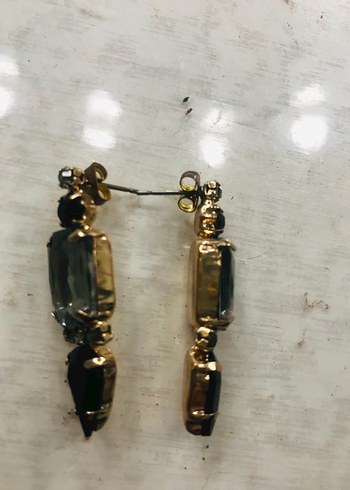 Accessorize  Altin Tonlu Siyah Tasli Uzun Sallantili Kupe