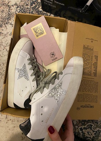 Golden Goose Deluxe 37