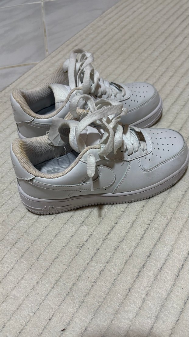 Nike Air Force 1 Beyaz Spor Ayakkabı — görsel 2/3