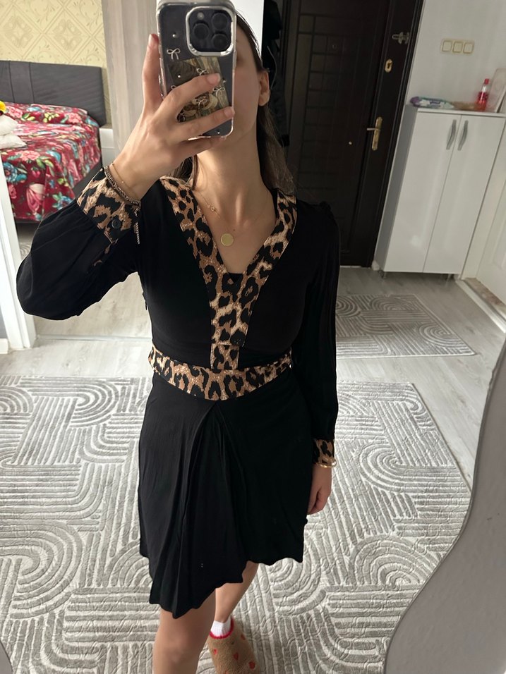 Leopar Desenli Siyah Midi Elbise - Görsel 2