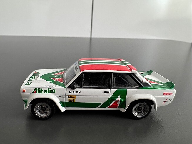 1:43 BBURAGO FIAT 131 ABARTH RALLYE DIECAST (ABARTH LİSANSLI) - Görsel 5
