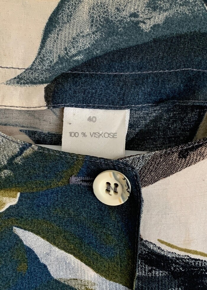 Çiçekli gömlek - Görsel 2