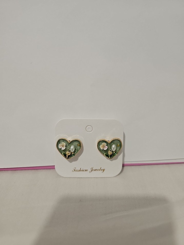 Yeni Etiketli Kalp Çiçek Ve İncili Küpe - Görsel 2