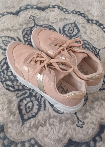 pembe kız çocuk spor ayakkabı çok az kullanılmış sağlam
