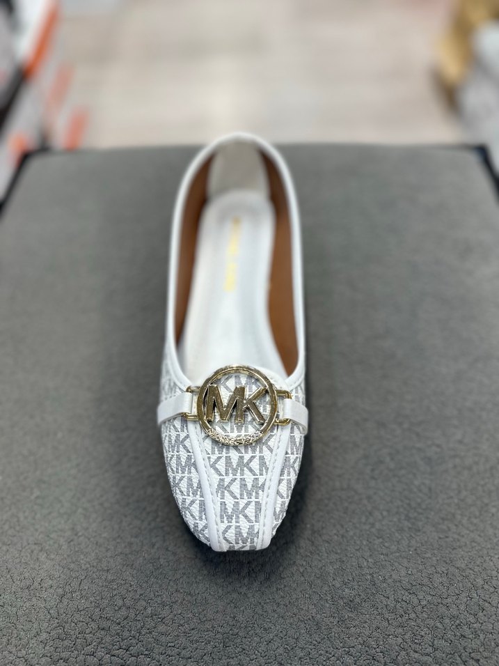 Beyaz Tokalı Modern Klasik Kadın Babet 36-40 NUMARA ARALIĞI - Görsel 3