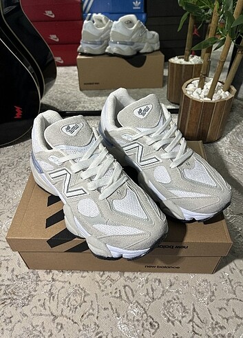 NEW BALANCE 9060 