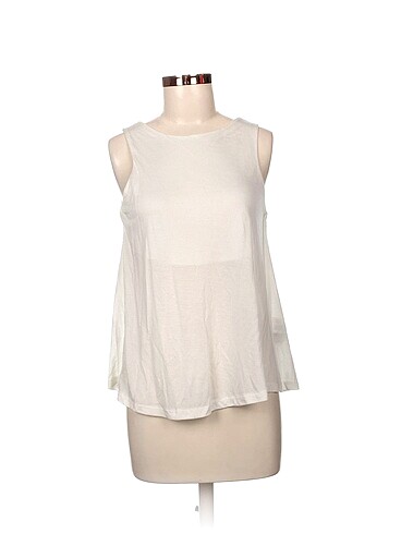 Pull and Bear T-shirt %70 İndirimli.