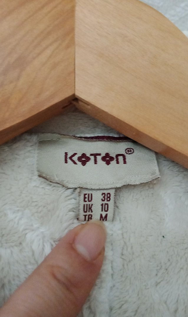 Düğmeli Krem Kadın Mont - Görsel 4