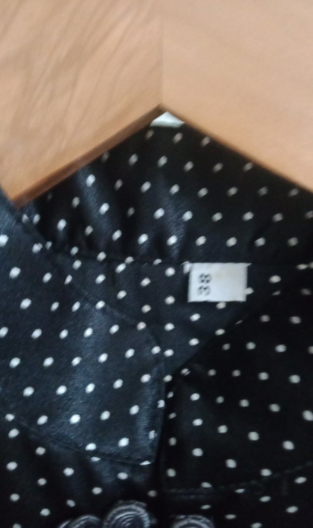 Düğmeli Siyah Puantiyeli Uzun Elbise - Görsel 3