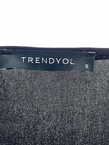 s Beden siyah Renk Trendyol & Milla Bluz %70 İndirimli.