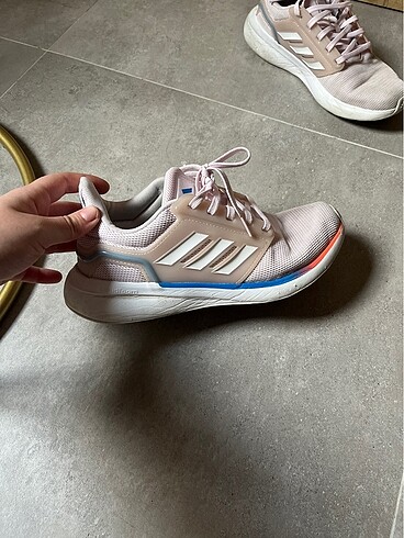 39 Beden Adidas yürüyüş ayakkabısı