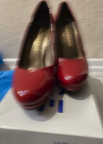 Kırmızı Parlak Tokalı Yüksek Topuklu Stiletto - Görsel 2