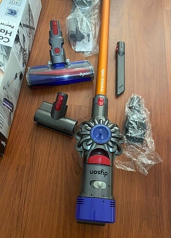 Dyson V8 Absolute Gold Kablosuz Süpürge 