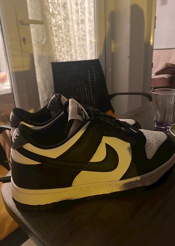 37 Beden Nike Kadın Beyaz Siyah Spor Ayakkabı