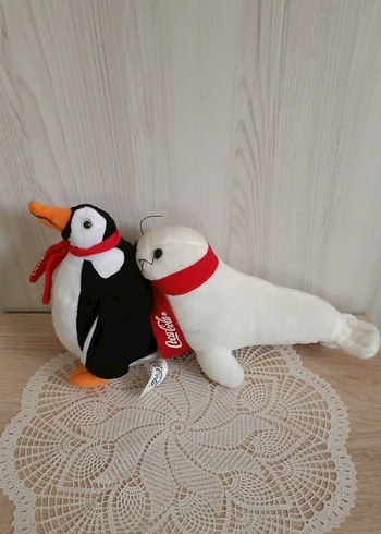 Beden Coca-Cola Temalı Peluş Penguen ve Fok