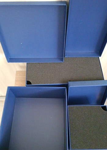 Beden Swarovski kutu