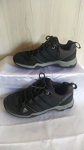 35 Beden Adidas Spor ayakkabı 