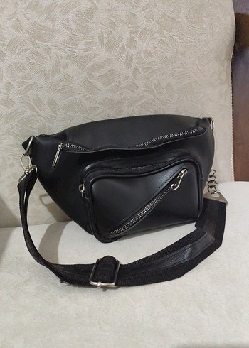 Siyah Deri Bel Çantası - Görsel 3