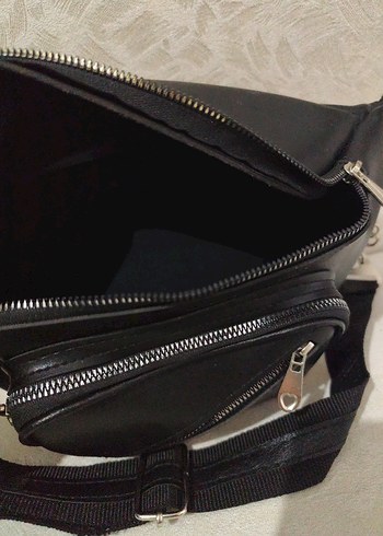 Siyah Deri Bel Çantası - Görsel 4