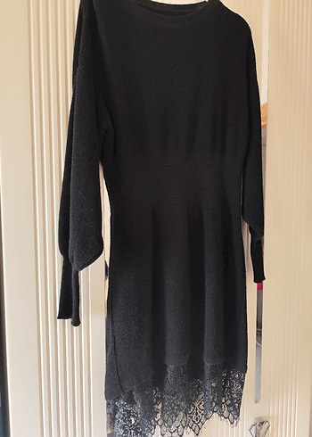 Dantel Detaylı Siyah Uzun Triko Elbise - Görsel 4