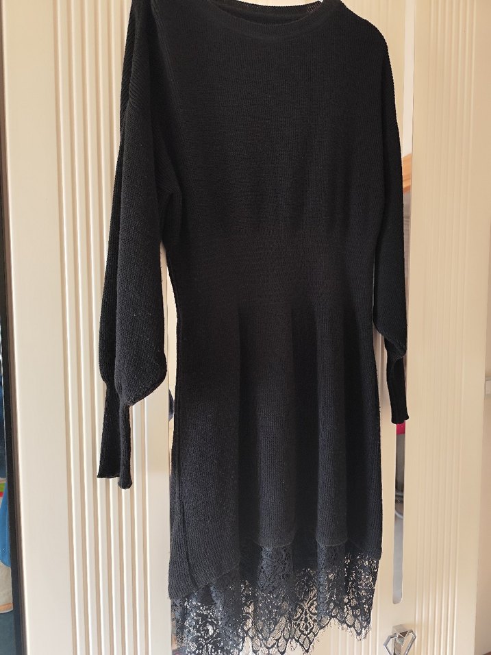 Dantel Detaylı Siyah Uzun Triko Elbise - Görsel 4