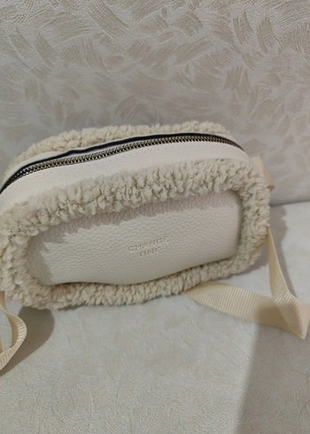 Beyaz Kürk Detaylı Kadın Omuz Çantası - Görsel 3