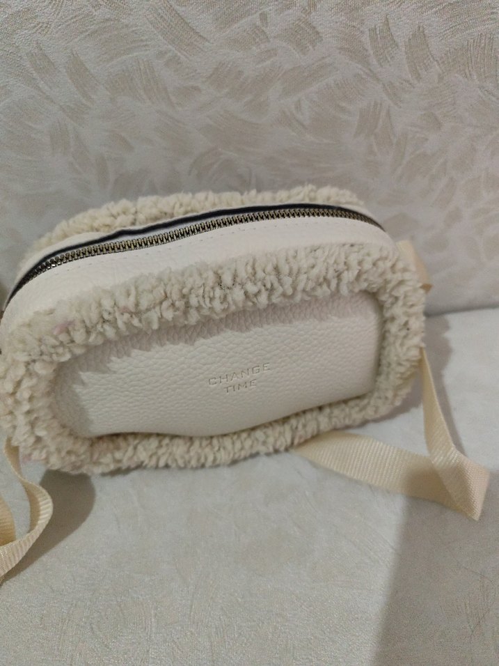 Beyaz Kürk Detaylı Kadın Omuz Çantası - Görsel 3