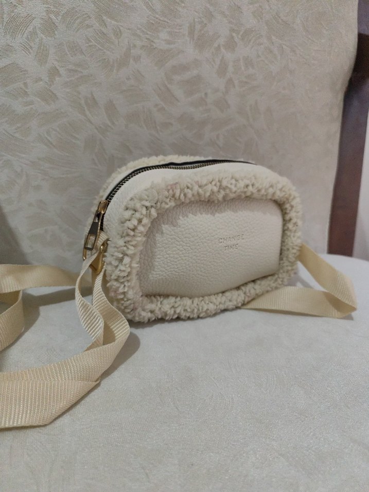 Beyaz Kürk Detaylı Kadın Omuz Çantası - Görsel 2