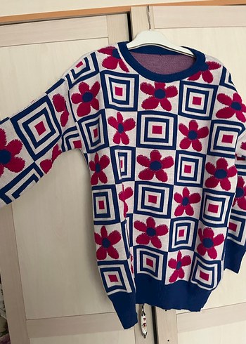 Çiçek ve Kare Desenli Renkli Triko Kazak - Görsel 2