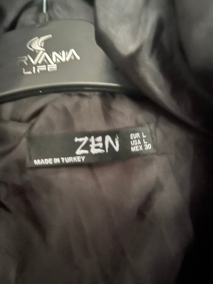 Uzun, düğmeli, parlak gri kadın kışlık ceket - Görsel 5