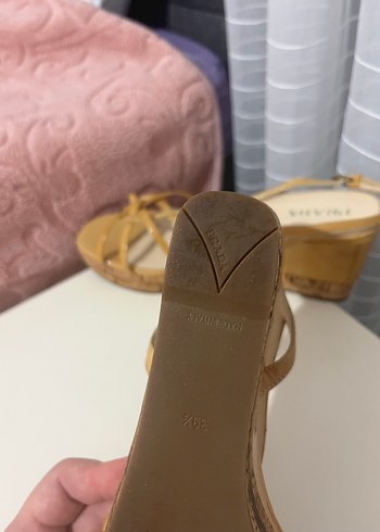 Bej Prada Kadın Dolgu Topuklu Sandalet - Görsel 5