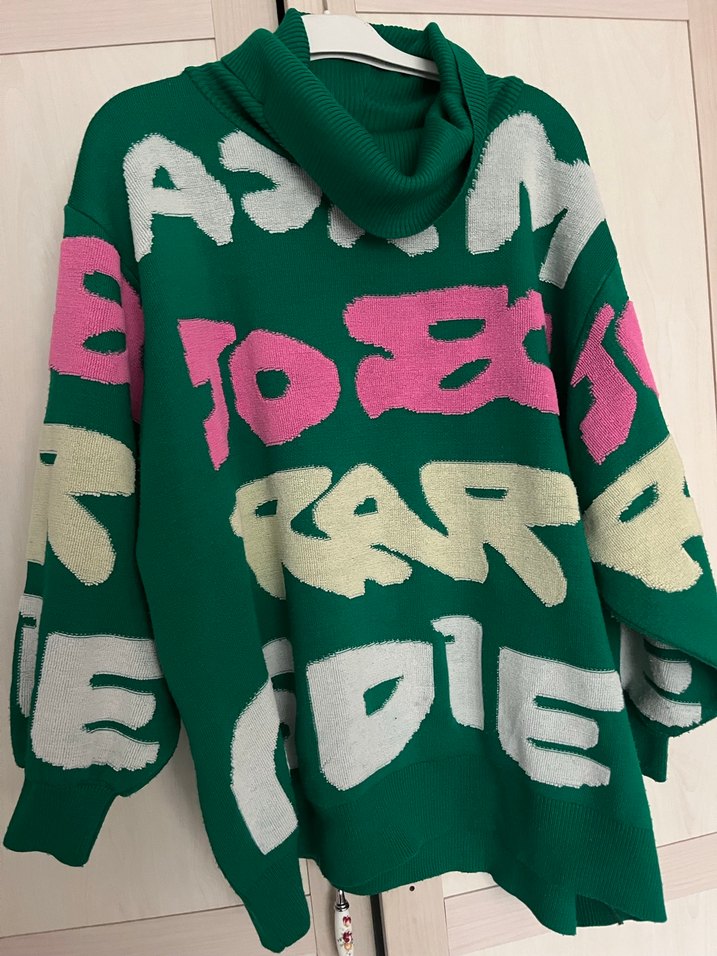 Renkli Baskılı Yeşil Boğazlı Kadın Kazak - Görsel 3