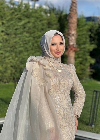 38 Beden beyaz Renk Uzun Kollu İşlemeli Beyaz Abiye Elbise